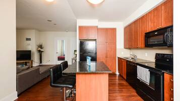 Tủ lạnh, lò vi sóng, lò nướng, bếp nấu