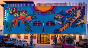 Front of property - evening/night - Nomads Party Hotel & Hostel (Cancun)