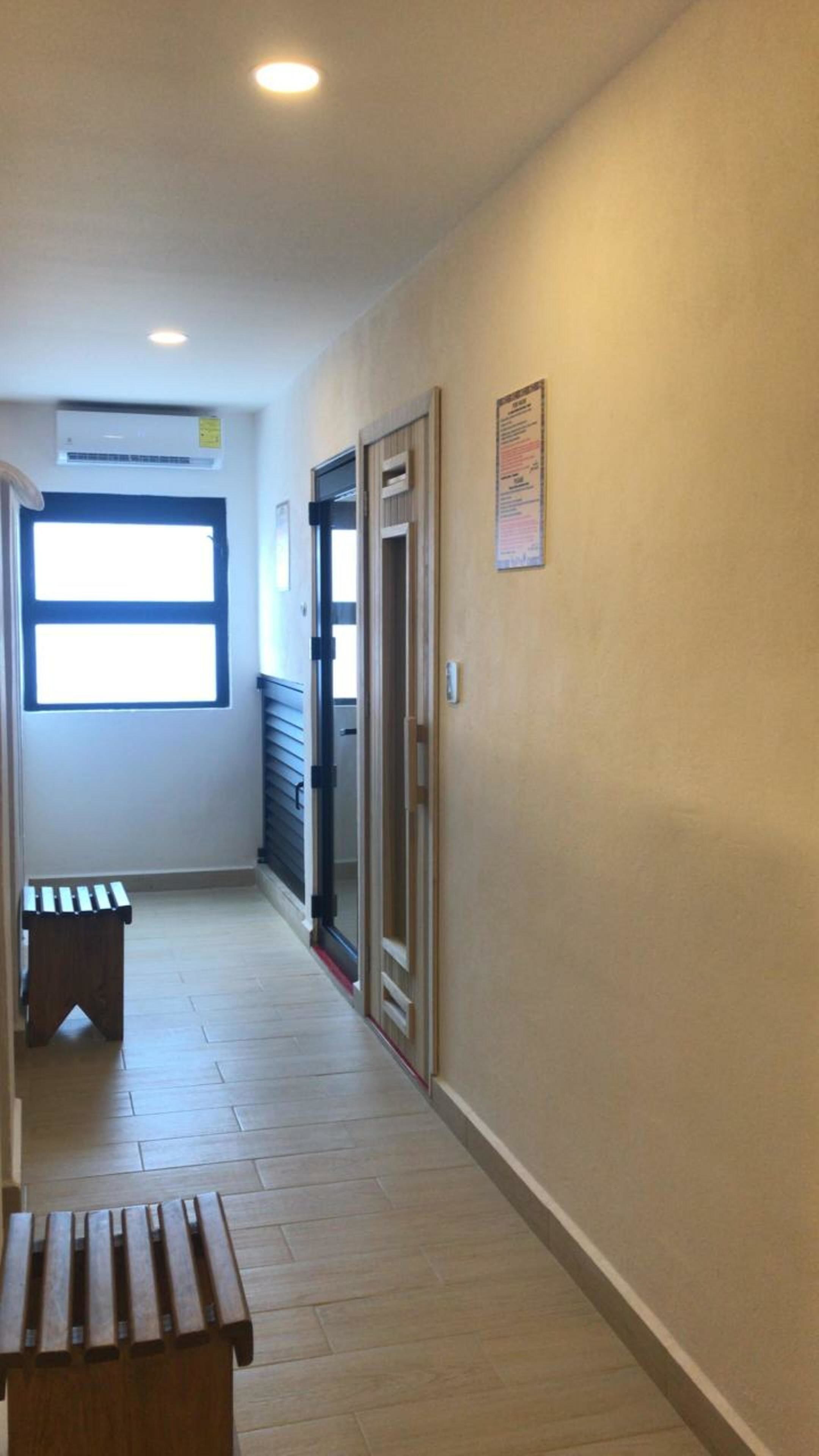 Photo - Nomads Party Hotel