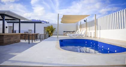 Nomads Party Hotel & Hostel