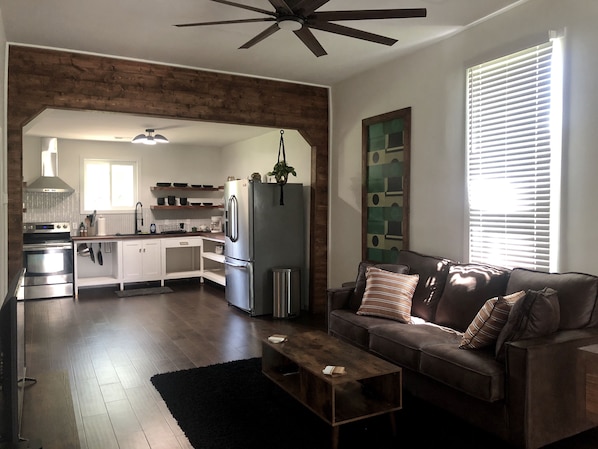 Interior - Chic Charming Private Home - Enjoy a unique Nashville. (Nashville)