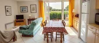 Attractive T3 detached house with terrace and views over the garrigue.