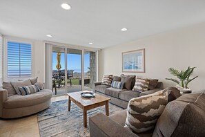 TV, peis, DVD-spiller og fotballspill