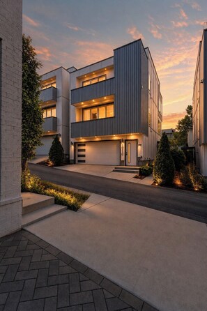 Exterior - Urban Cowboy Rooftop Retreat w/ Stunning Views! (Nashville)
