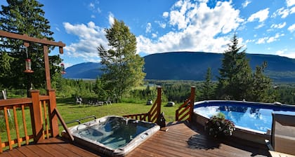 Pool;wilderness; view of mountains, lake, river;hot tub, sauna;privacy;hiking!