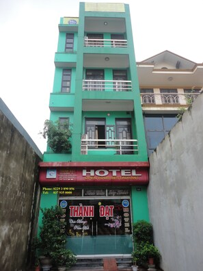 Front of property - Thanh Dat Hotel (Ninh Binh)