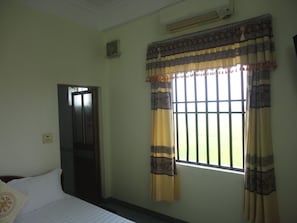Standard Quadruple Room | Desk, soundproofing, free WiFi