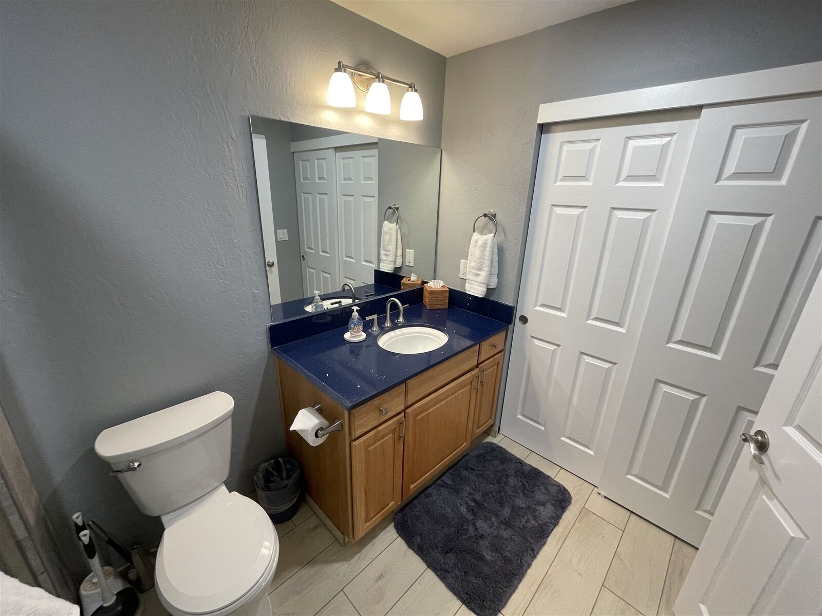 Bathtub, hair dryer, towels