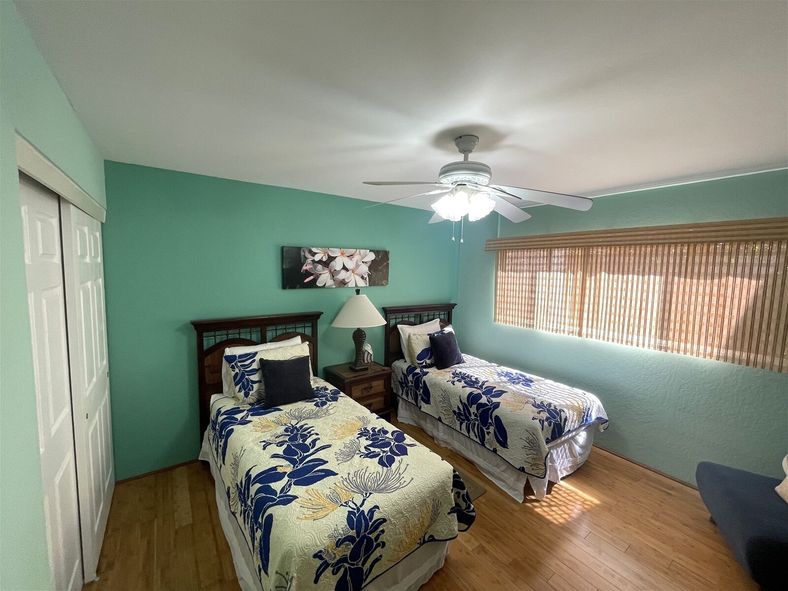 2 bedrooms, iron/ironing board, internet, bed sheets