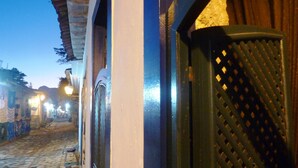 تفاصيل الفندق من الخارج