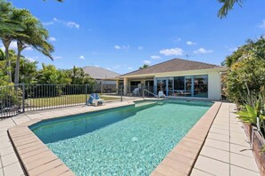 Pool - Relaxation & Space in a Canal Home (BANKSIA BEACH)