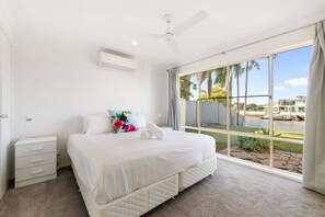 3 makuuhuonetta, silitysrauta/-lauta, ilmainen Wi-Fi, vuodevaatteet