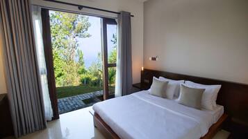 1 bedroom, in-room safe, desk, blackout drapes