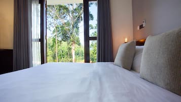1 bedroom, in-room safe, desk, blackout curtains