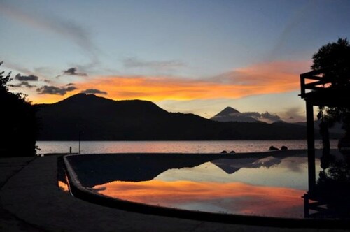 Casa Los Pinto in Lake Amatitlan 25 minutes from Guatemala city.