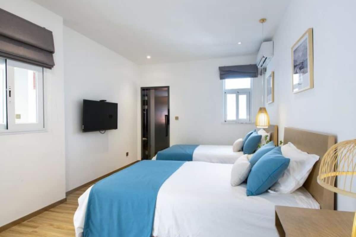 Wifi gratis y ropa de cama