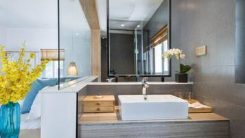 Standard Double Room | Bathroom sink