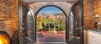 Eagle Dancer, Guest Suite. A Luxury Retreat w/Spa