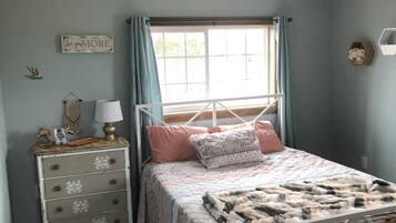 4 bedrooms, WiFi, bed sheets