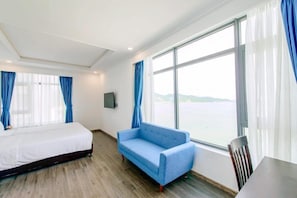 Minibar, in-room safe, desk, free WiFi