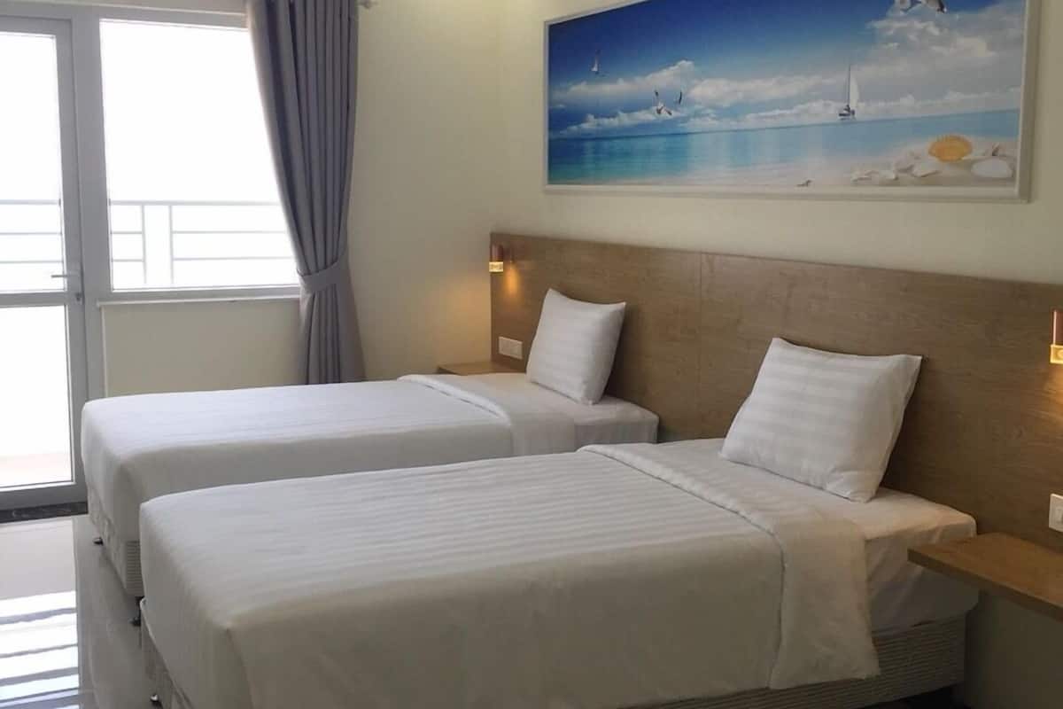 Minibar, in-room safe, desk, free WiFi