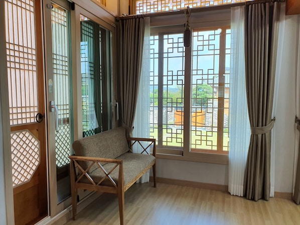 Perhehuone (Not allowed to cook indoor) | Pimennysverhot, ilmainen Wi-Fi