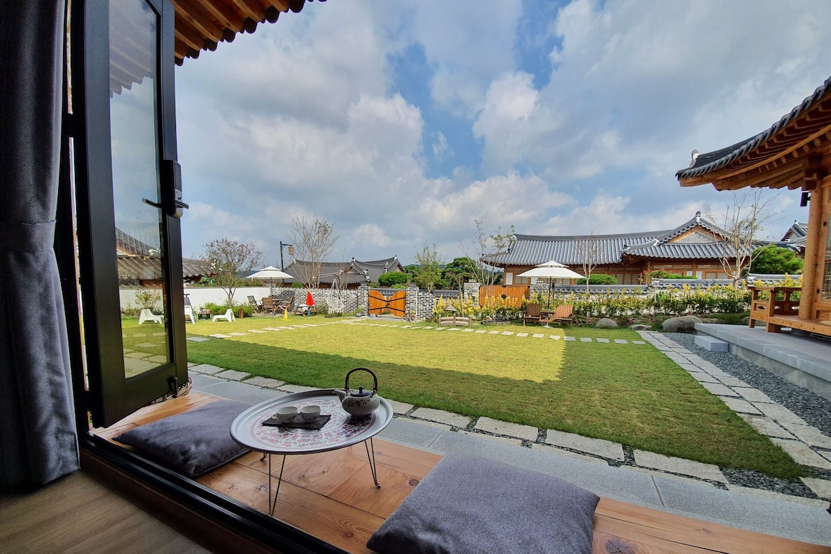 Huone (A / Not allowed to cook indoor) | Pimennysverhot, ilmainen Wi-Fi