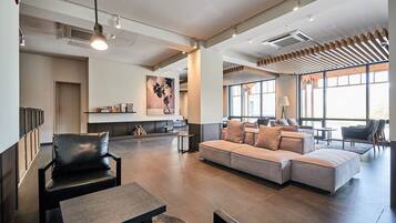 ฝ่ายต้อนรับ