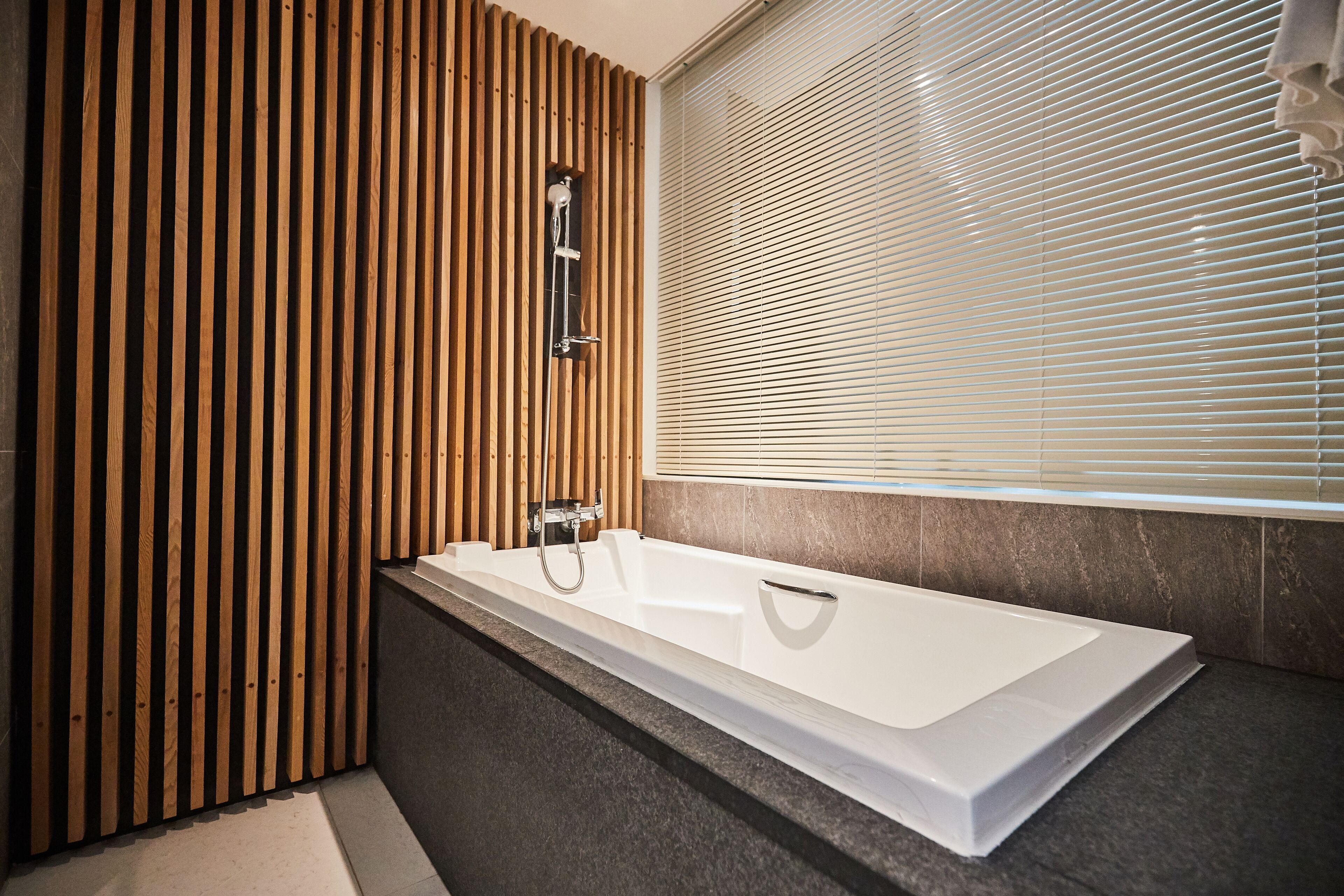 executive suite | bathroom | free toiletries, hair dryer, bathrobes, bidet