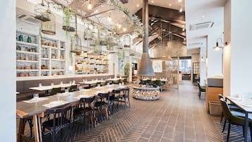 Breakfast, lunch and dinner served