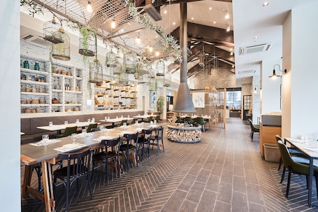 Breakfast, lunch and dinner served