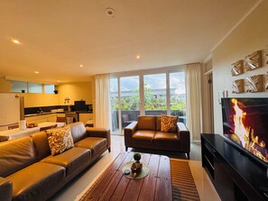 Una televisión de pantalla plana