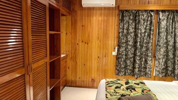 House, 3 Bedrooms | 3 bedrooms, iron/ironing board, free WiFi, bed sheets