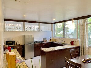 House, 2 Bedrooms | Private kitchen | Full-size fridge, microwave, stovetop, electric kettle - Kidsfirst Apartment 6 (Suva)