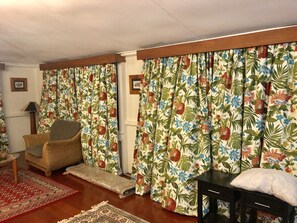 House, 3 Bedrooms | Living area | Flat-screen TV