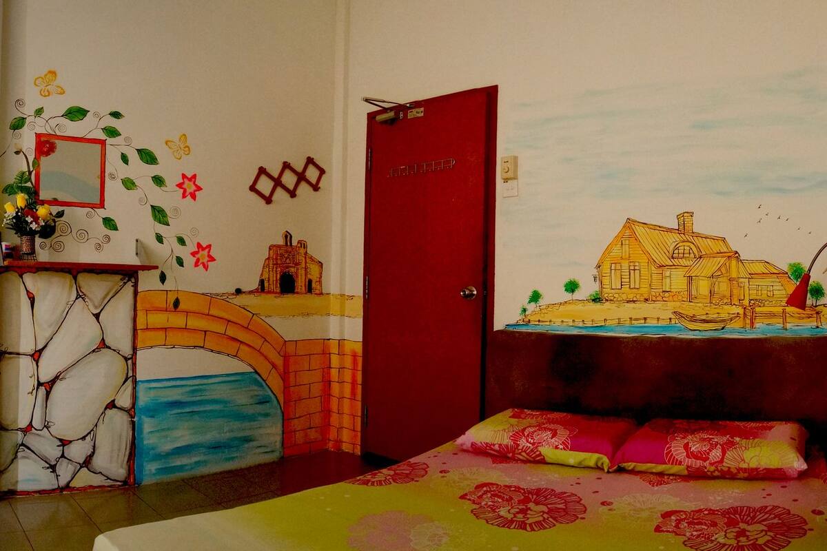 Kolmen hengen huone, jaettu kylpyhuone | 1 makuuhuone, silitysrauta/-lauta, ilmainen Wi-Fi, vuodevaatteet