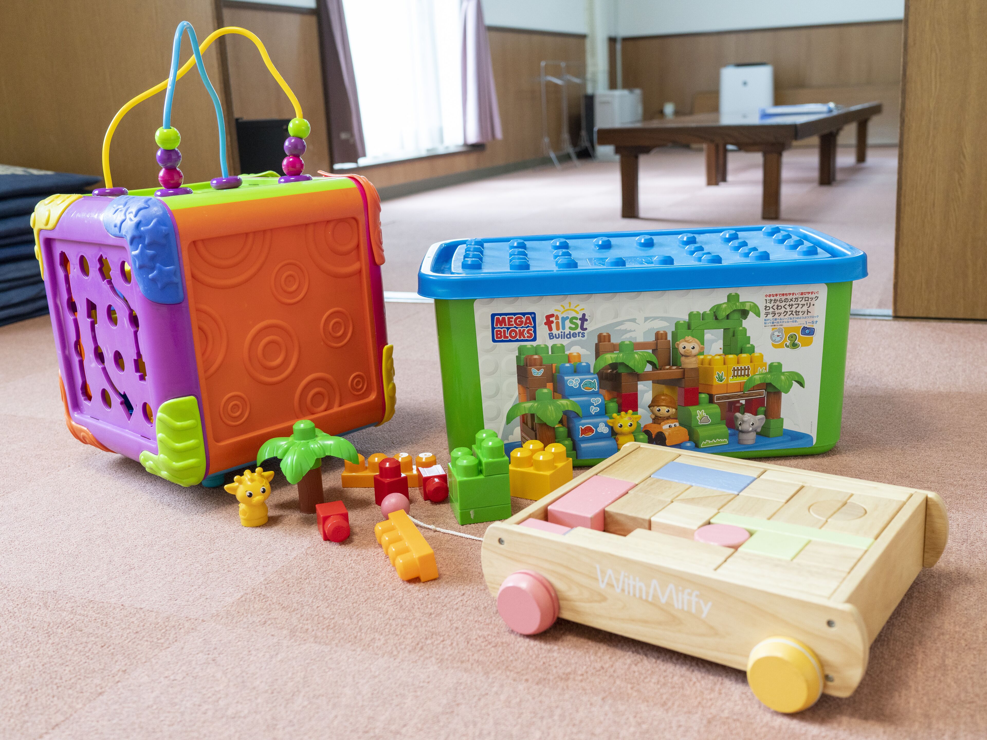 Cottage with Toy box | Room amenity