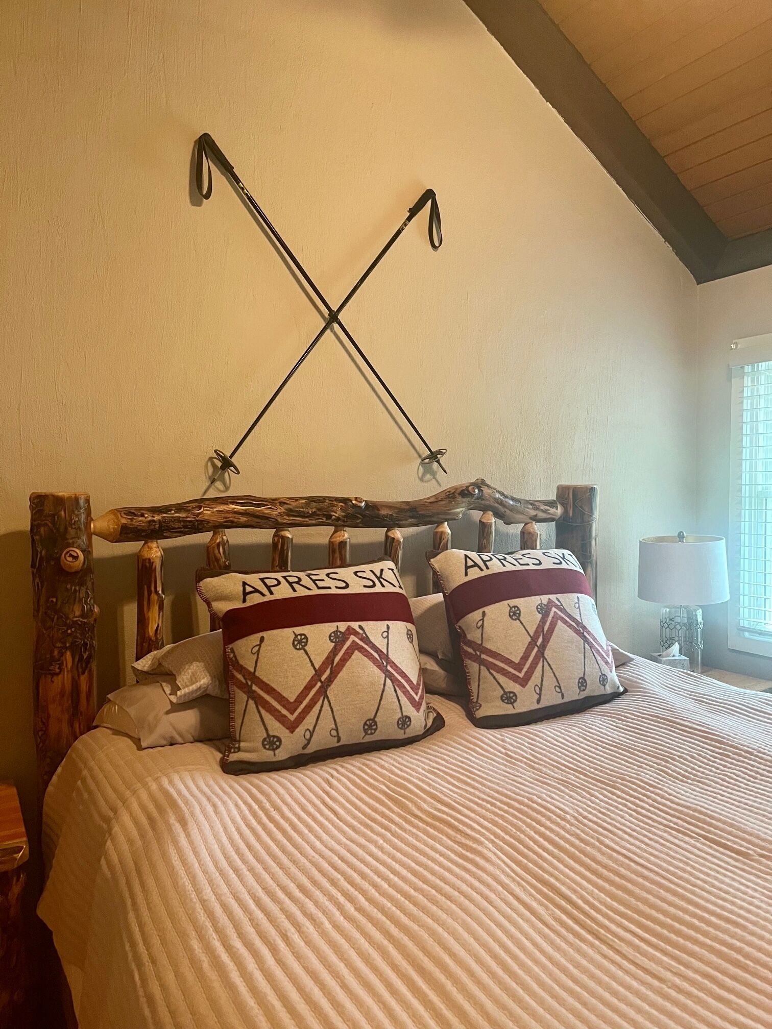 3 bedrooms, iron/ironing board, travel cot, free WiFi