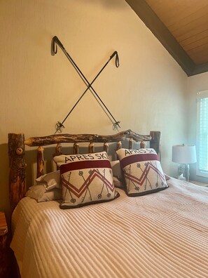 3 bedrooms, iron/ironing board, travel crib, free WiFi