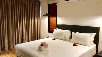 Seaview Suite | Surmatelas, bureau, rideaux occultants, chambres insonorisées