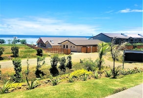 Seaview Studio | Garden view