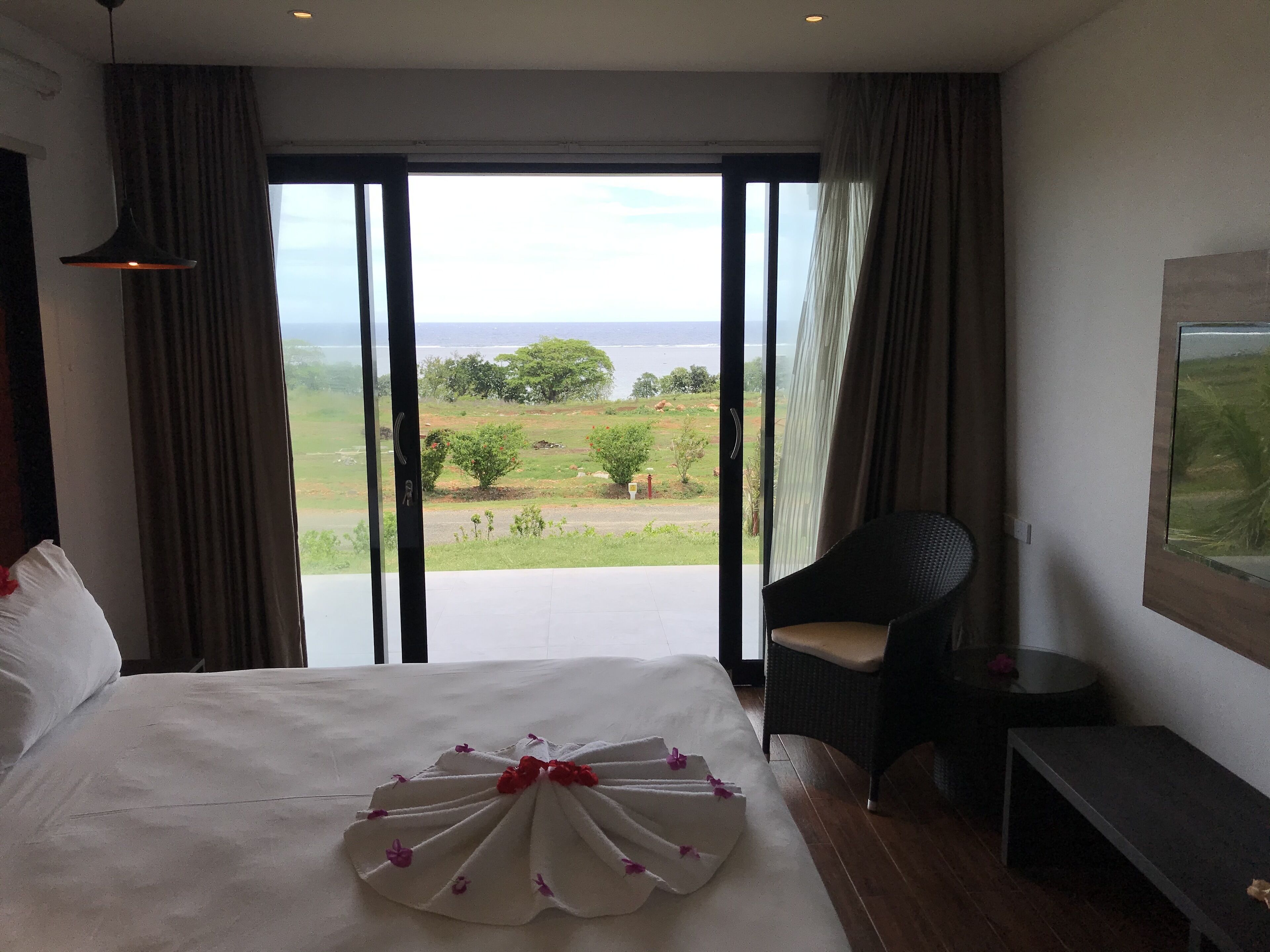 Seaview Studio | Pillow-top beds, desk, blackout curtains, soundproofing
