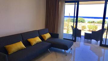 Seaview Suite | Pillow-top beds, desk, blackout curtains, soundproofing
