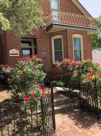 Exterior detail. Historical home in Downtown Washington