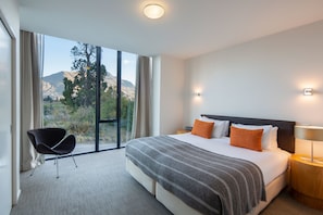 Apartment, 3 Bedrooms, Lake View