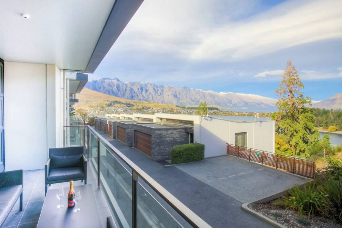 Apartment, 2 Bedrooms, Balcony, Lake View | Balkoni