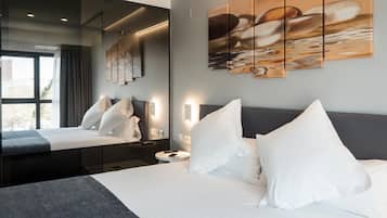 Minibar, két bảo mật tại phòng, bàn