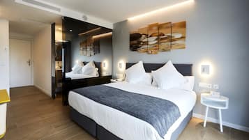 Minibar, in-room safe, desk, laptop workspace