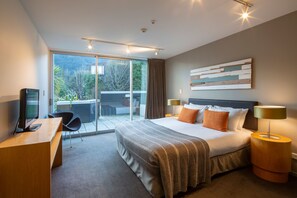 Apartment, 2 Bedrooms, 2 Bathrooms, Mountain View | 2 bedrooms, laptop workspace, iron/ironing board, cots/infant beds - Kent Street Apartments Element Escapes (Queenstown)