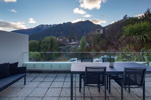 Apartment, 2 Bedrooms, 2 Bathrooms, Mountain View | Terrace/patio - Kent Street Apartments Element Escapes (Queenstown)